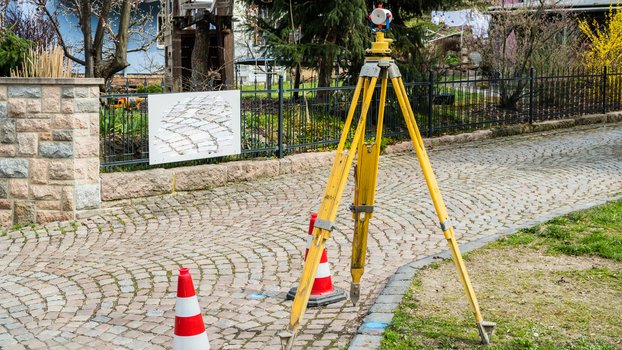 Neoprávněná stavba veřejné komunikace a nájemné z pozemků veřejné infrastruktury